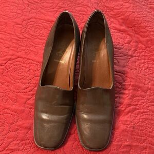 Brown leather pumps size 8.5M